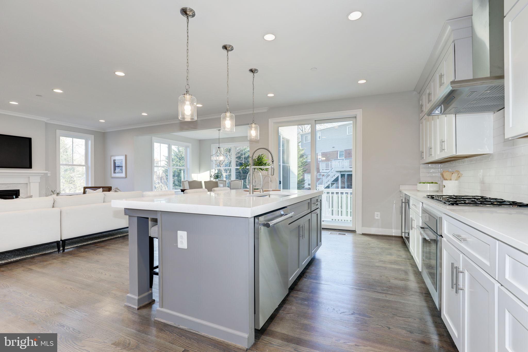 MADISON MANOR - Residential