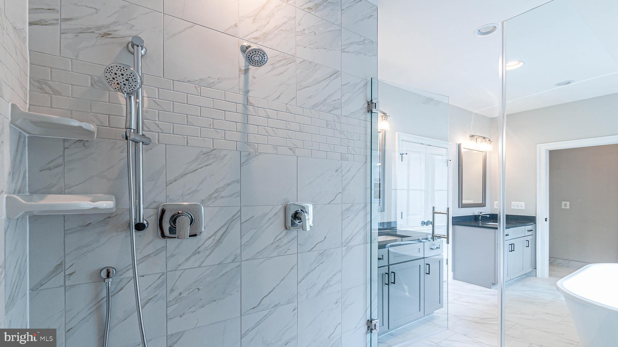 MADISON MANOR - Residential