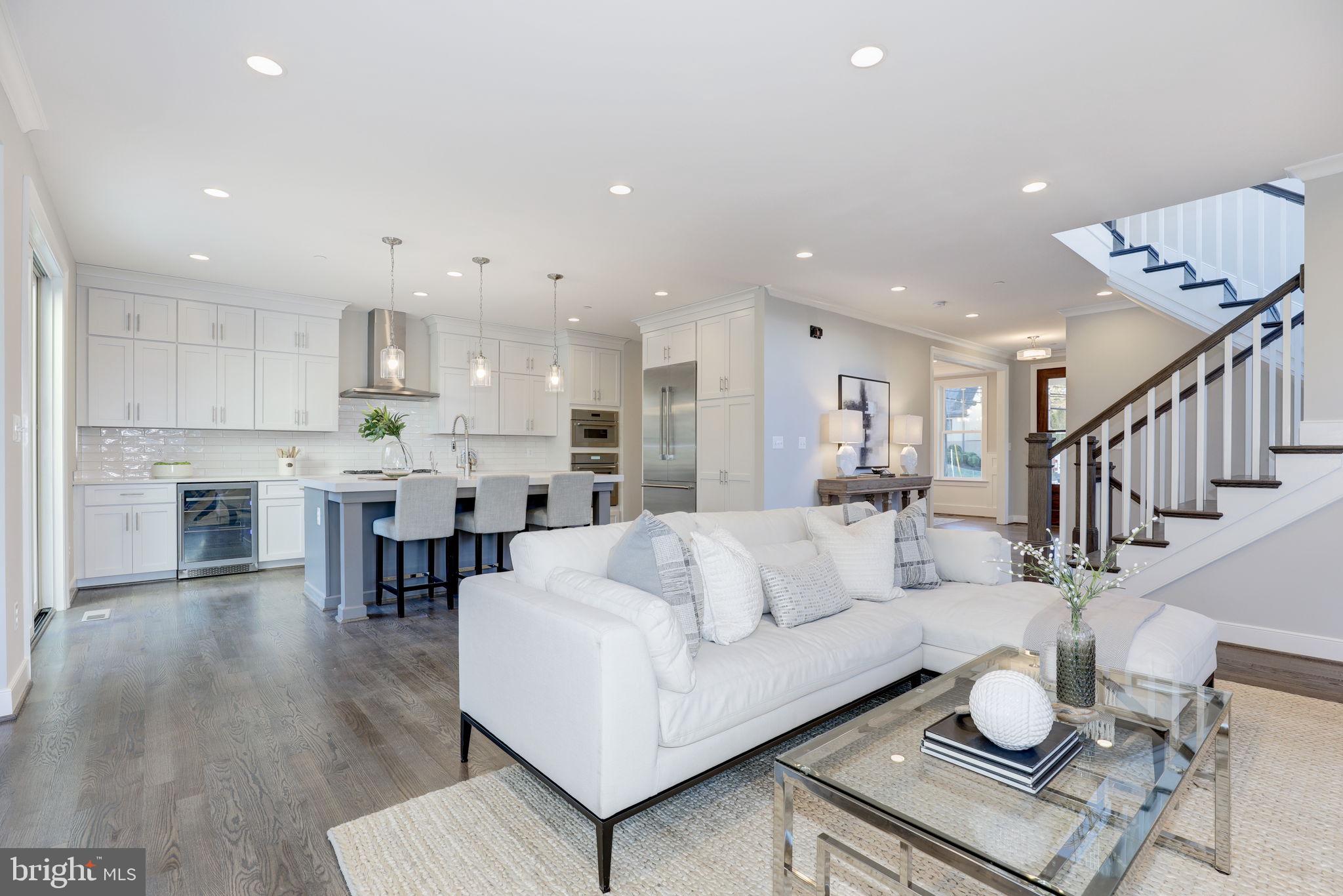 MADISON MANOR - Residential