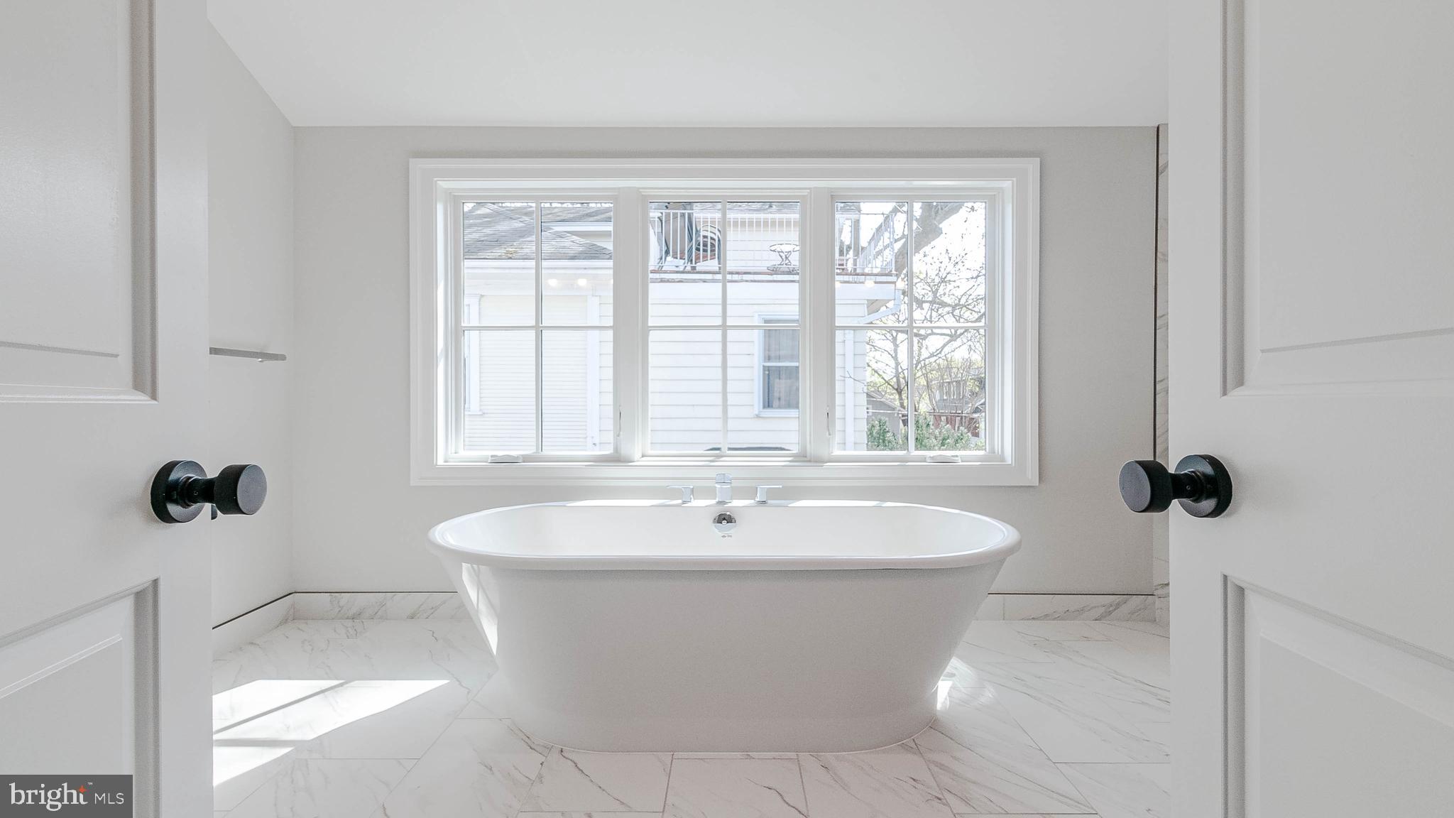 MADISON MANOR - Residential