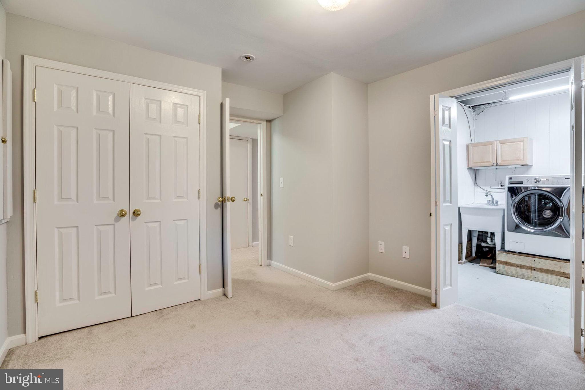 RIVERSIDE PARK HESSICK - Residential