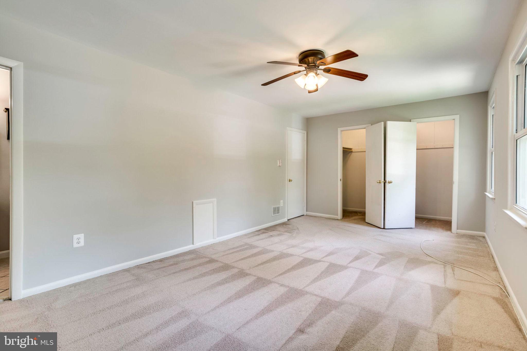 RIVERSIDE PARK HESSICK - Residential