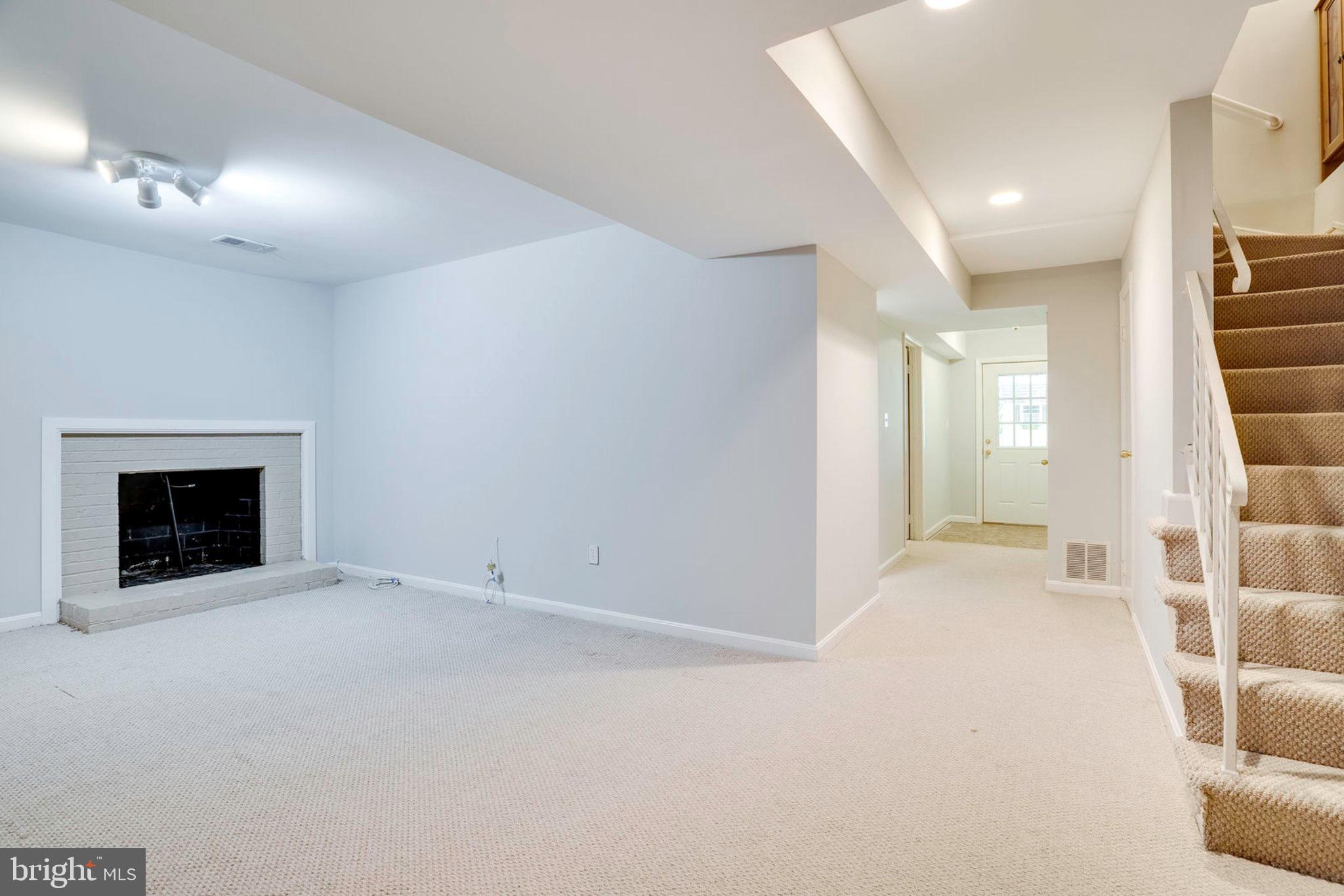 RIVERSIDE PARK HESSICK - Residential