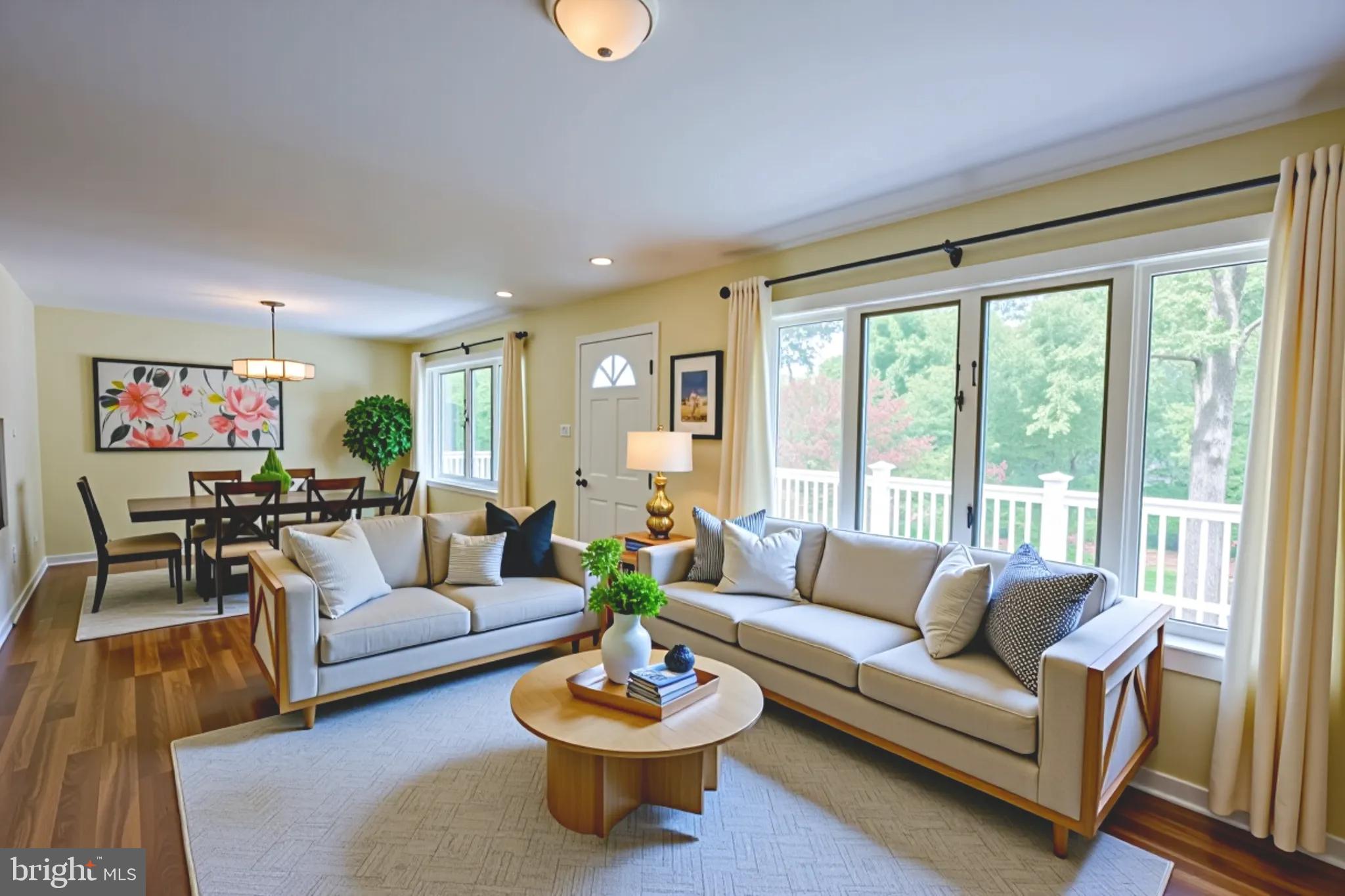 LAKE FRONT ROYAL - Residential