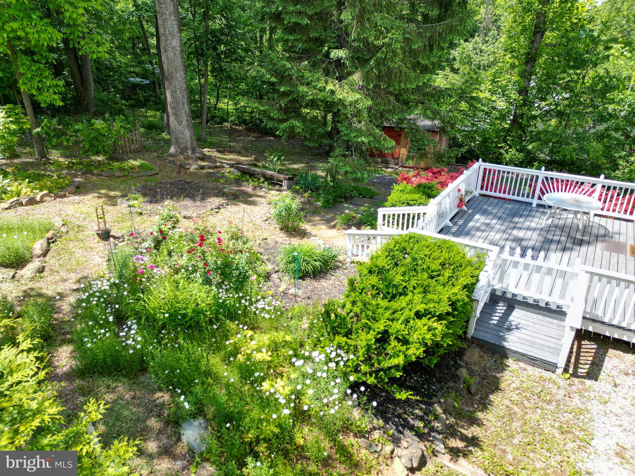 LAKE FRONT ROYAL - Residential