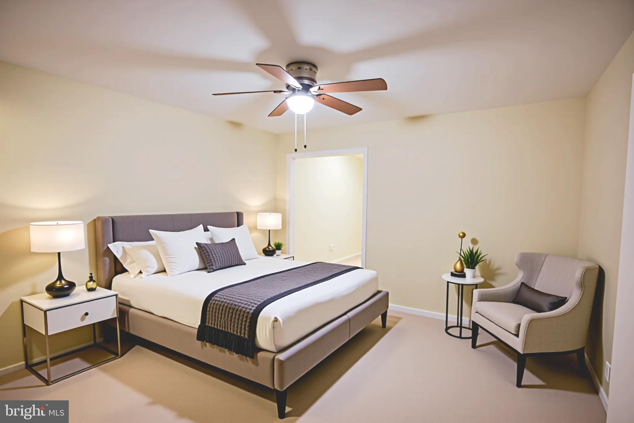 LAKE FRONT ROYAL - Residential