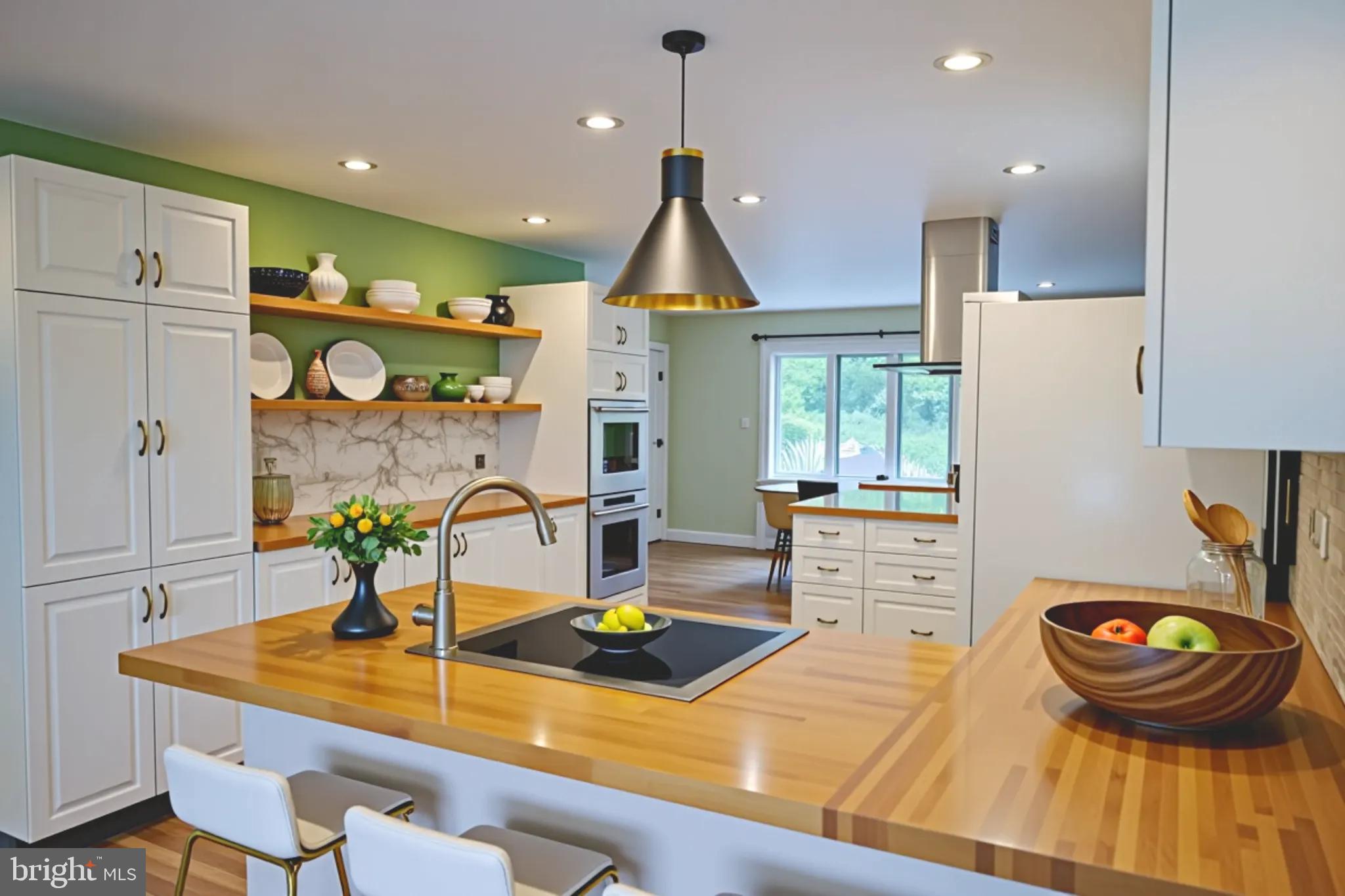 LAKE FRONT ROYAL - Residential