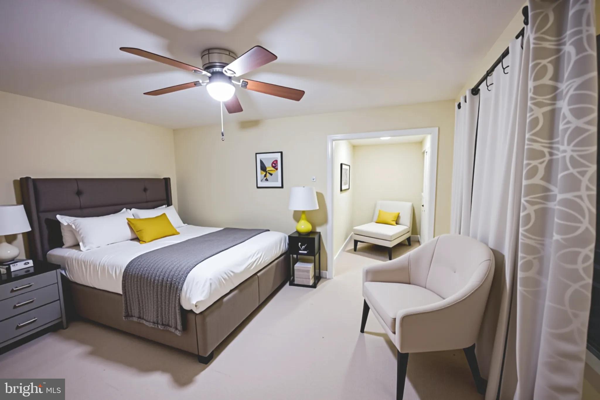 LAKE FRONT ROYAL - Residential