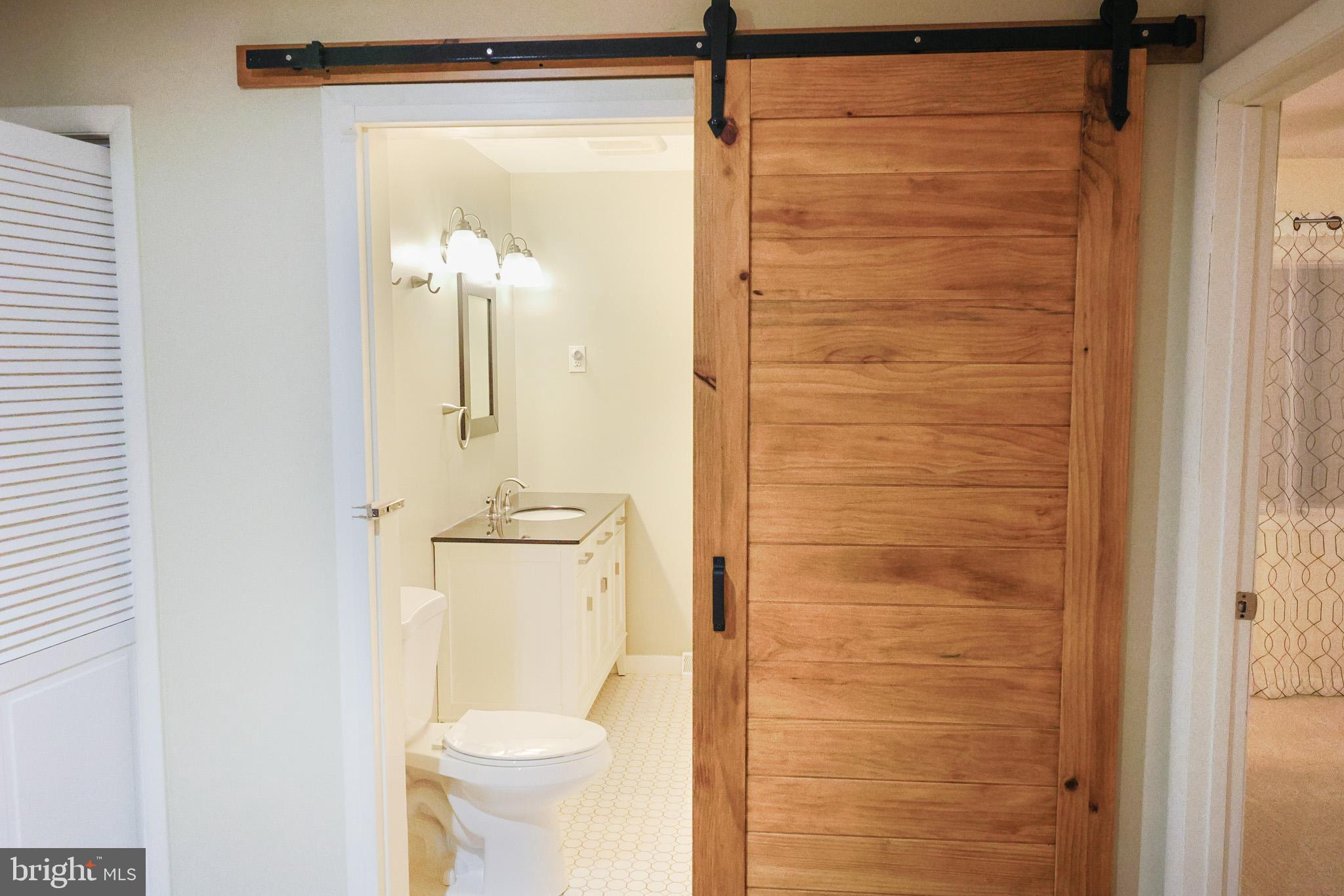 LAKE FRONT ROYAL - Residential