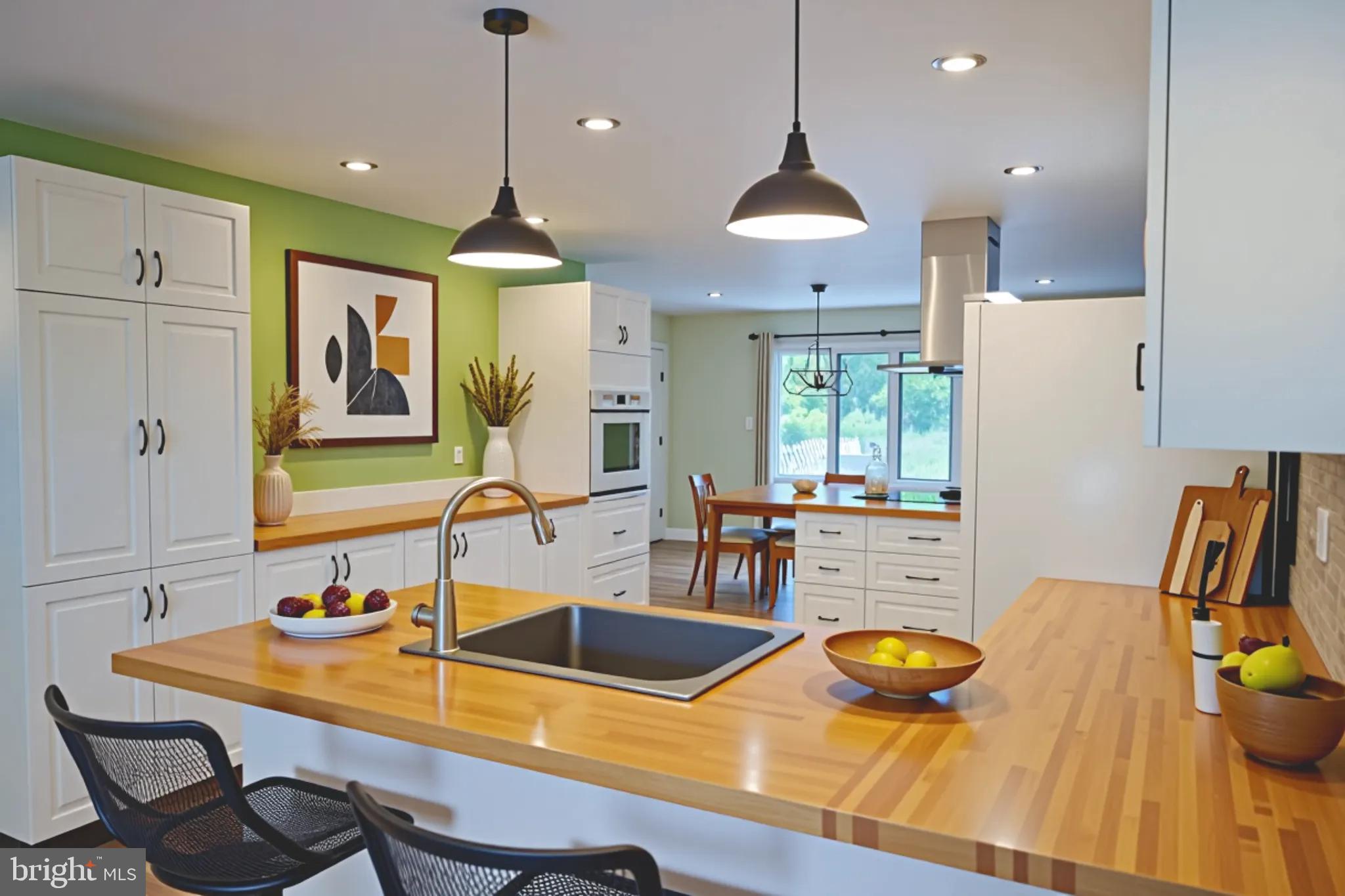 LAKE FRONT ROYAL - Residential