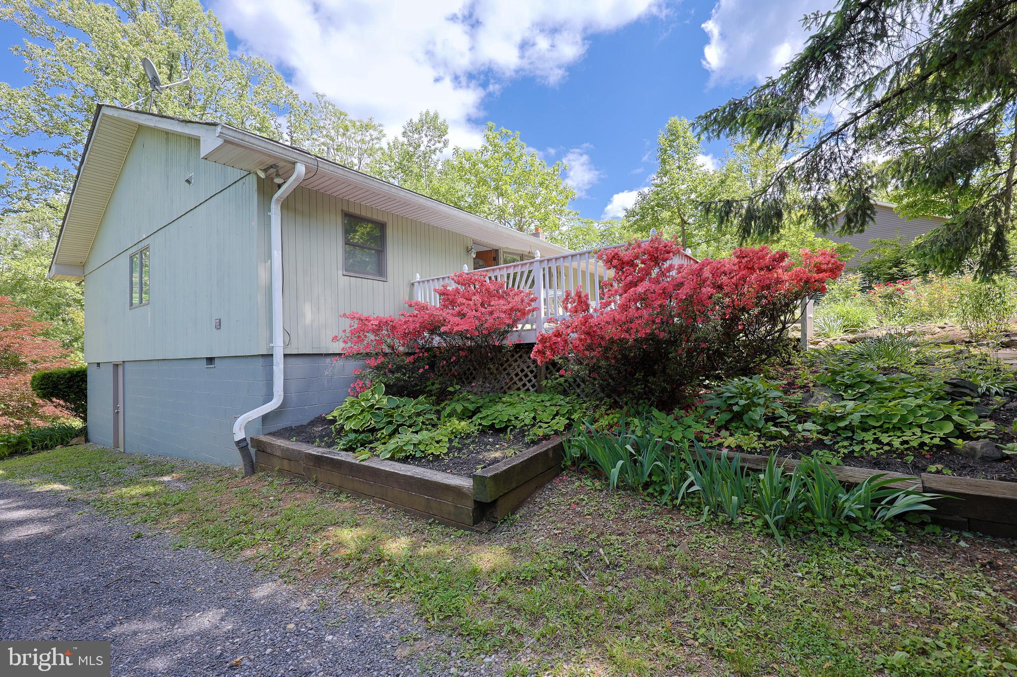 LAKE FRONT ROYAL - Residential