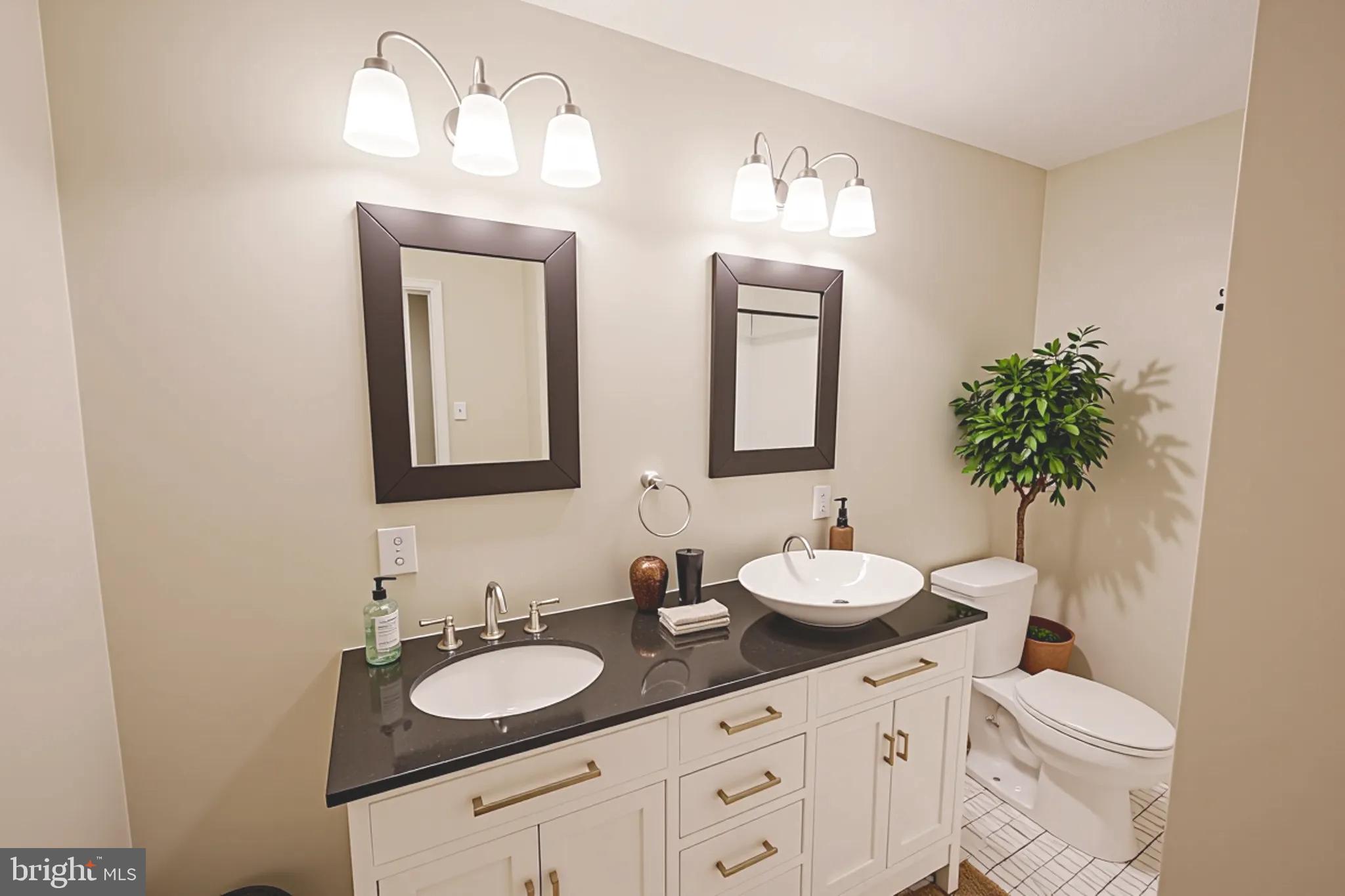 LAKE FRONT ROYAL - Residential