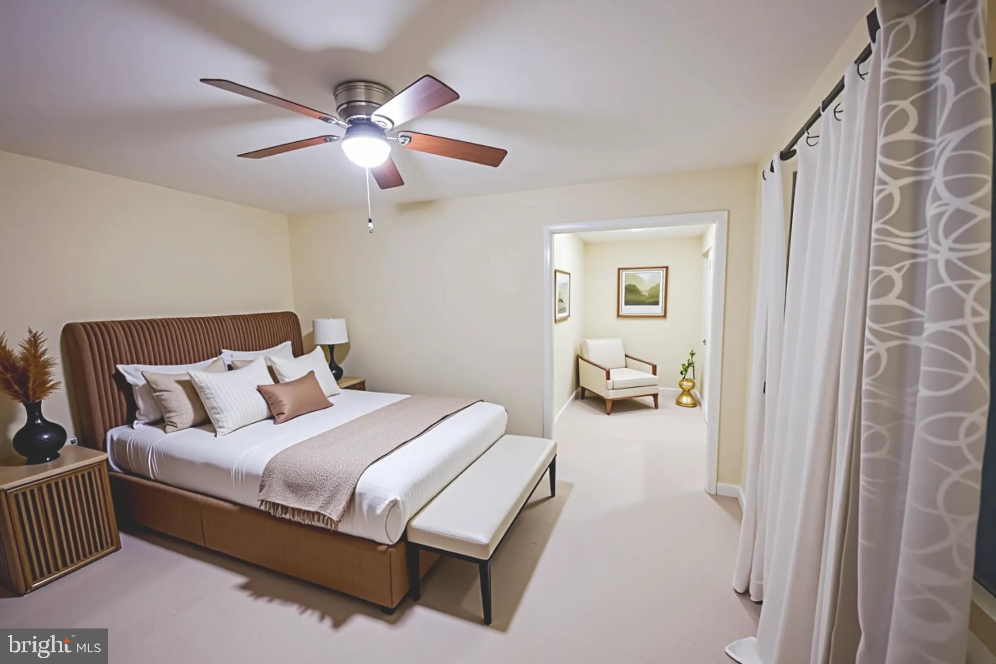 LAKE FRONT ROYAL - Residential