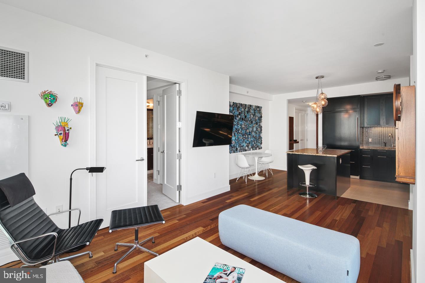 PENN SQUARE - Residential