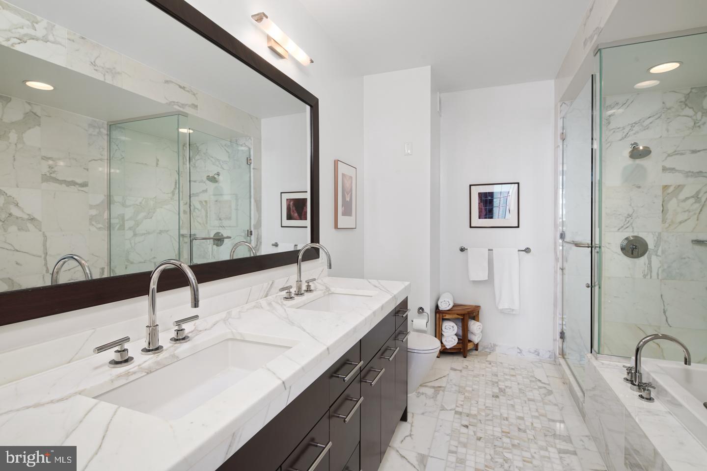 PENN SQUARE - Residential
