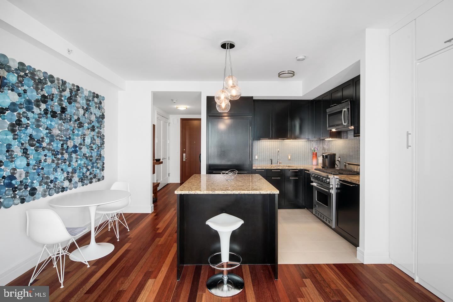 PENN SQUARE - Residential