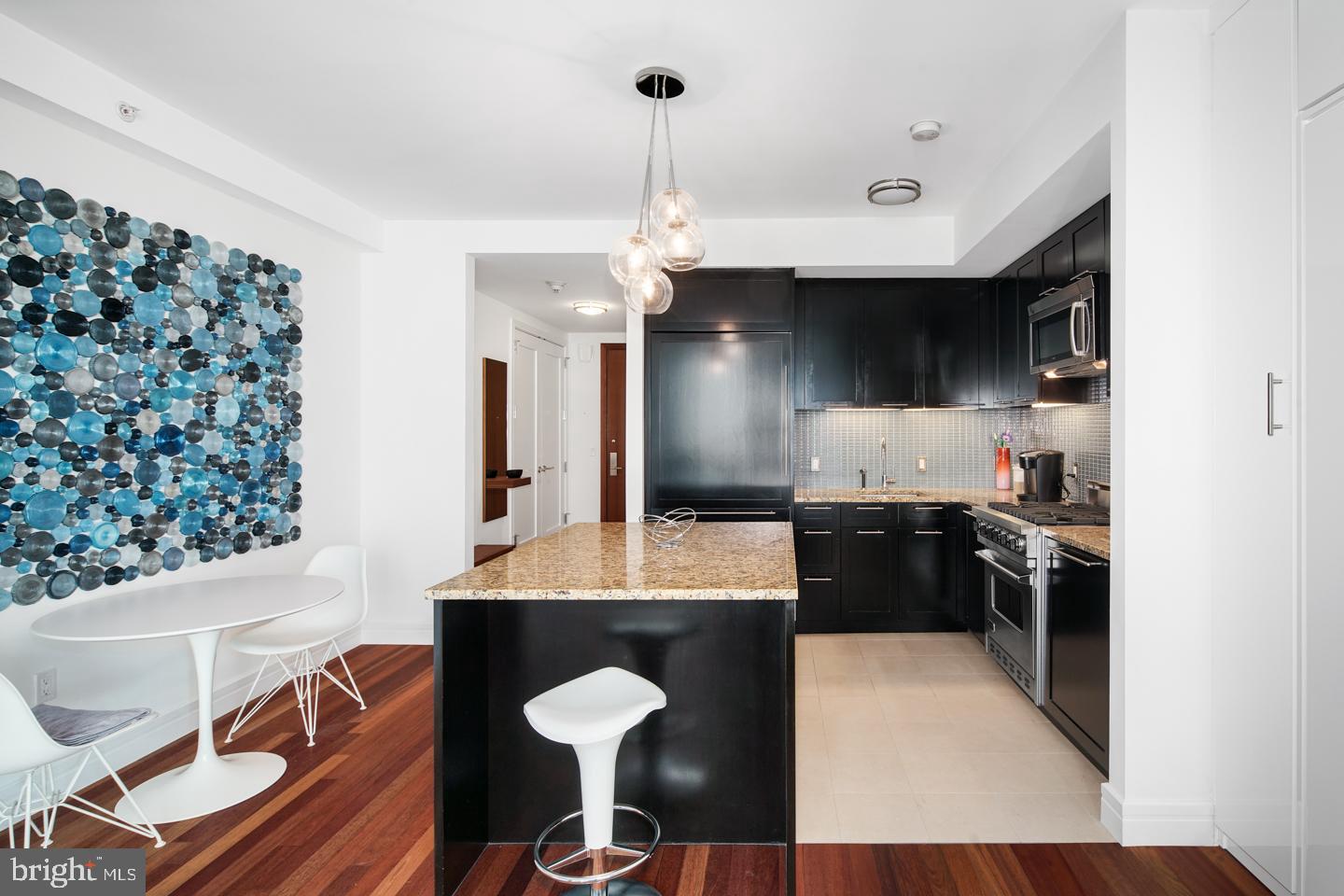 PENN SQUARE - Residential