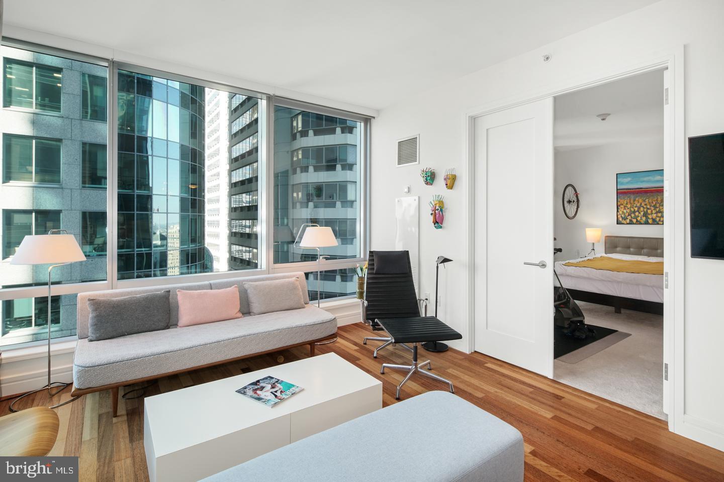 PENN SQUARE - Residential
