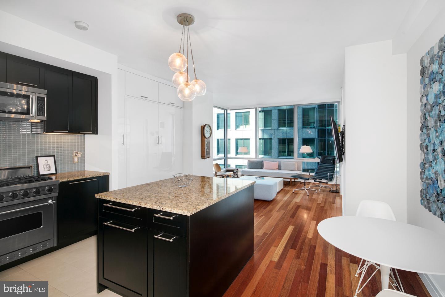 PENN SQUARE - Residential
