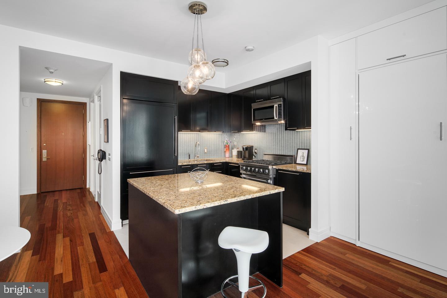 PENN SQUARE - Residential