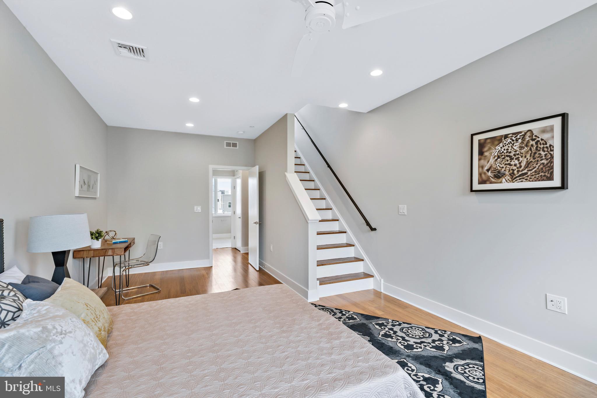 POINT BREEZE - Residential