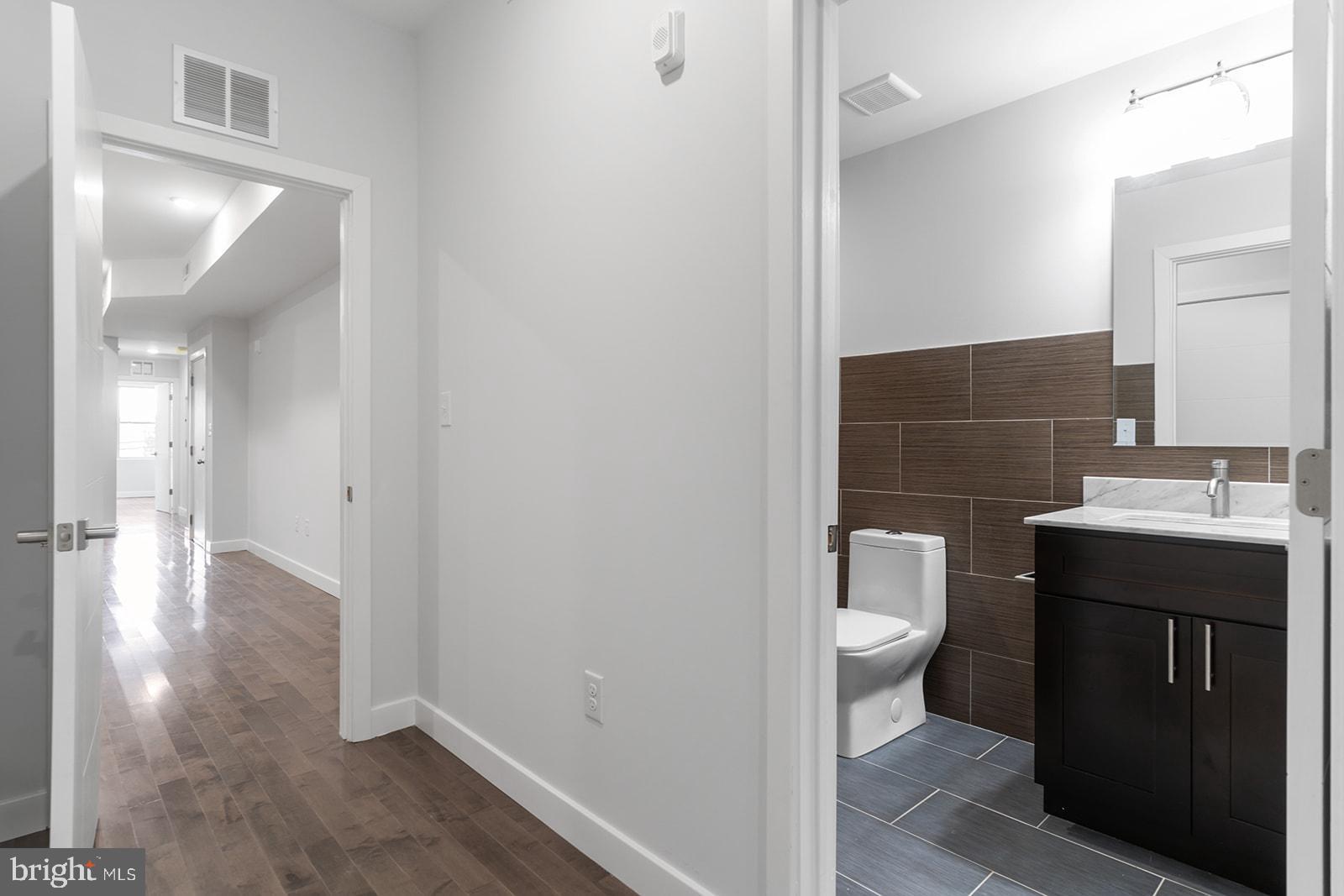 NORRIS SQUARE - Residential Lease