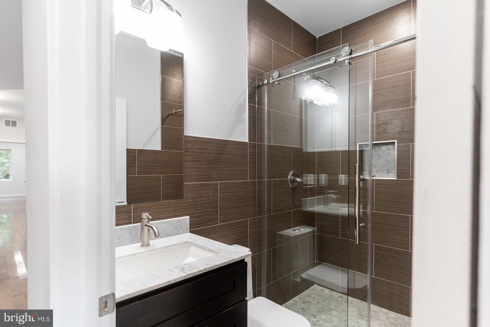 NORRIS SQUARE - Residential Lease