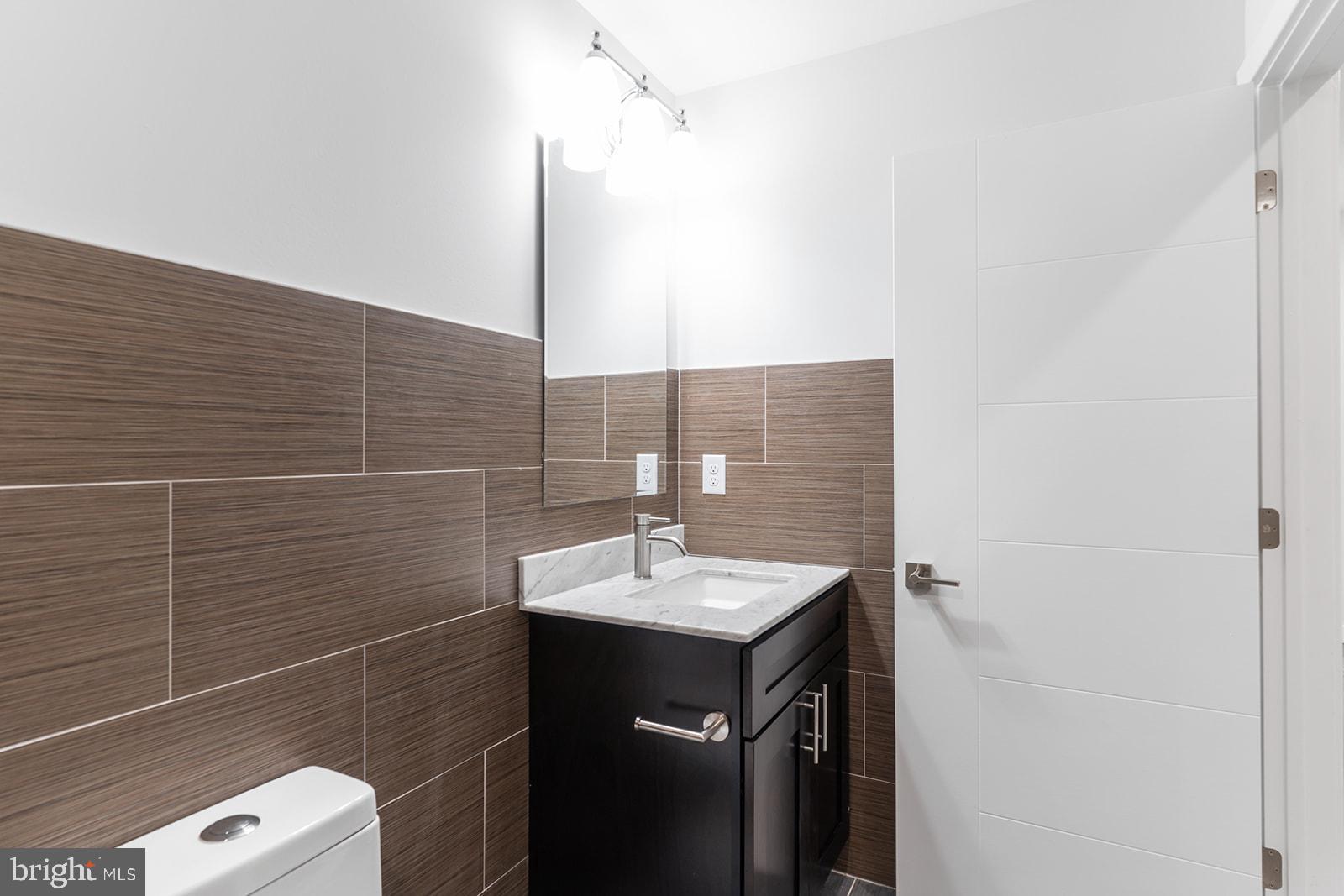 NORRIS SQUARE - Residential Lease