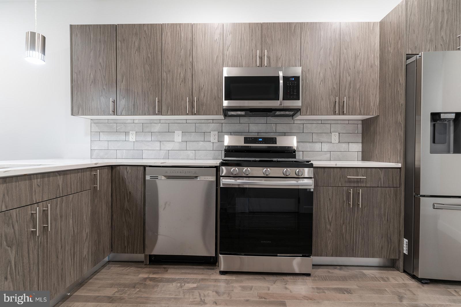 NORRIS SQUARE - Residential Lease