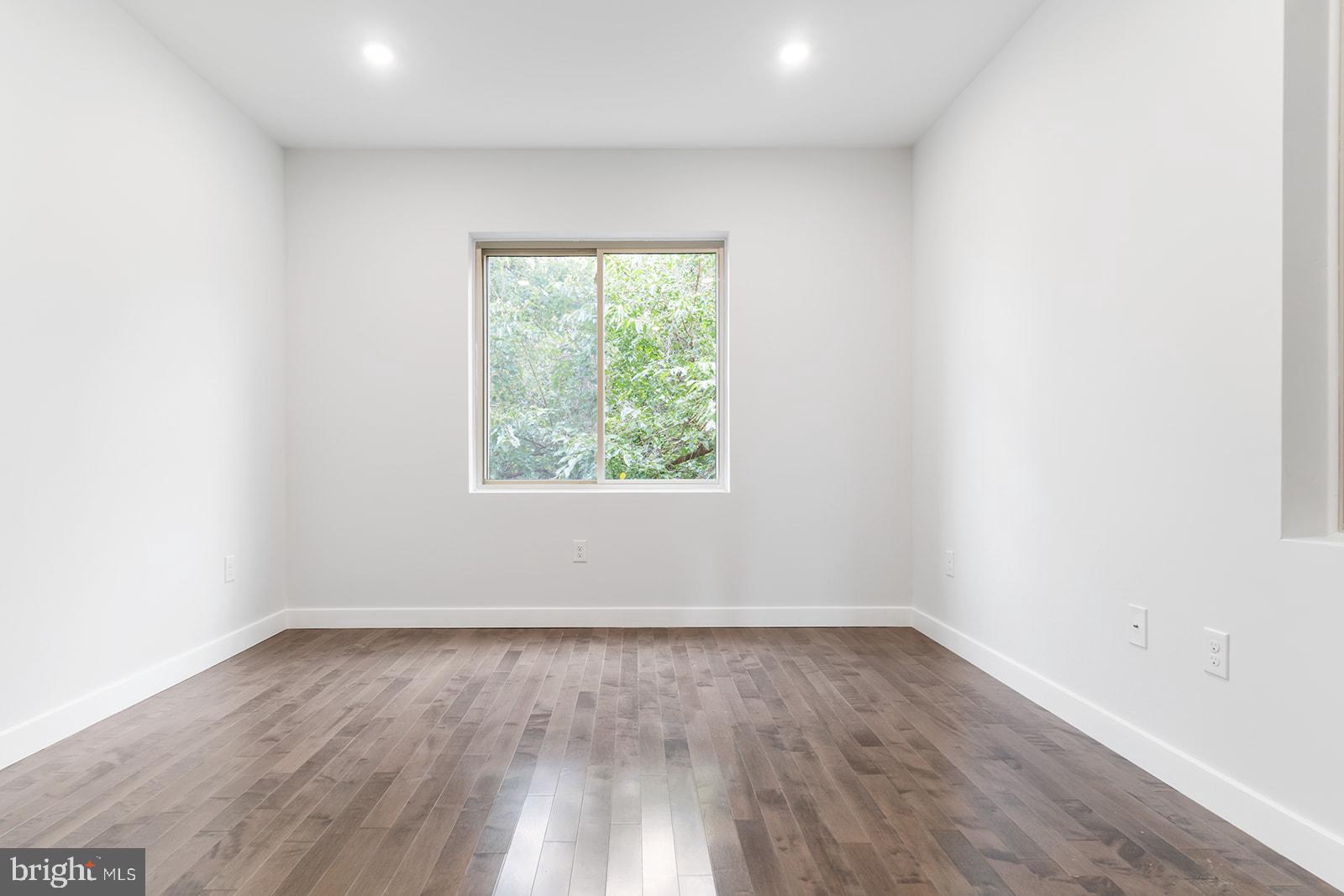 NORRIS SQUARE - Residential Lease