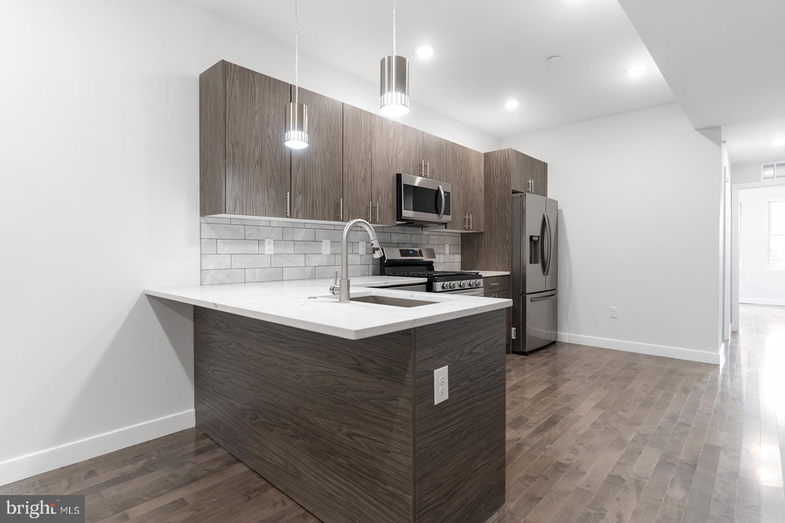 NORRIS SQUARE - Residential Lease