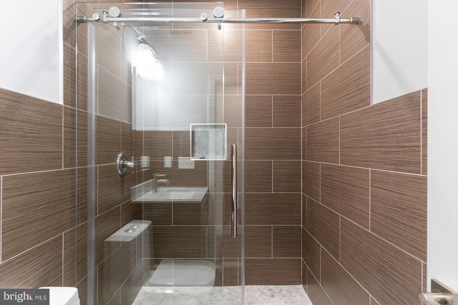 NORRIS SQUARE - Residential Lease