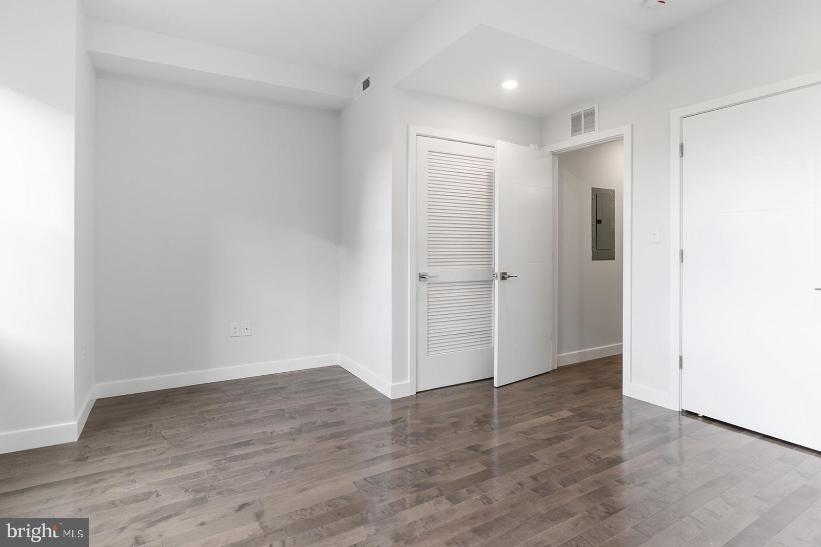 NORRIS SQUARE - Residential Lease