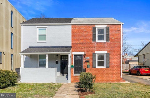 Photo of 2139 S Oxford Street, ARLINGTON, VA 22204 (MLS # VAAR2074666)