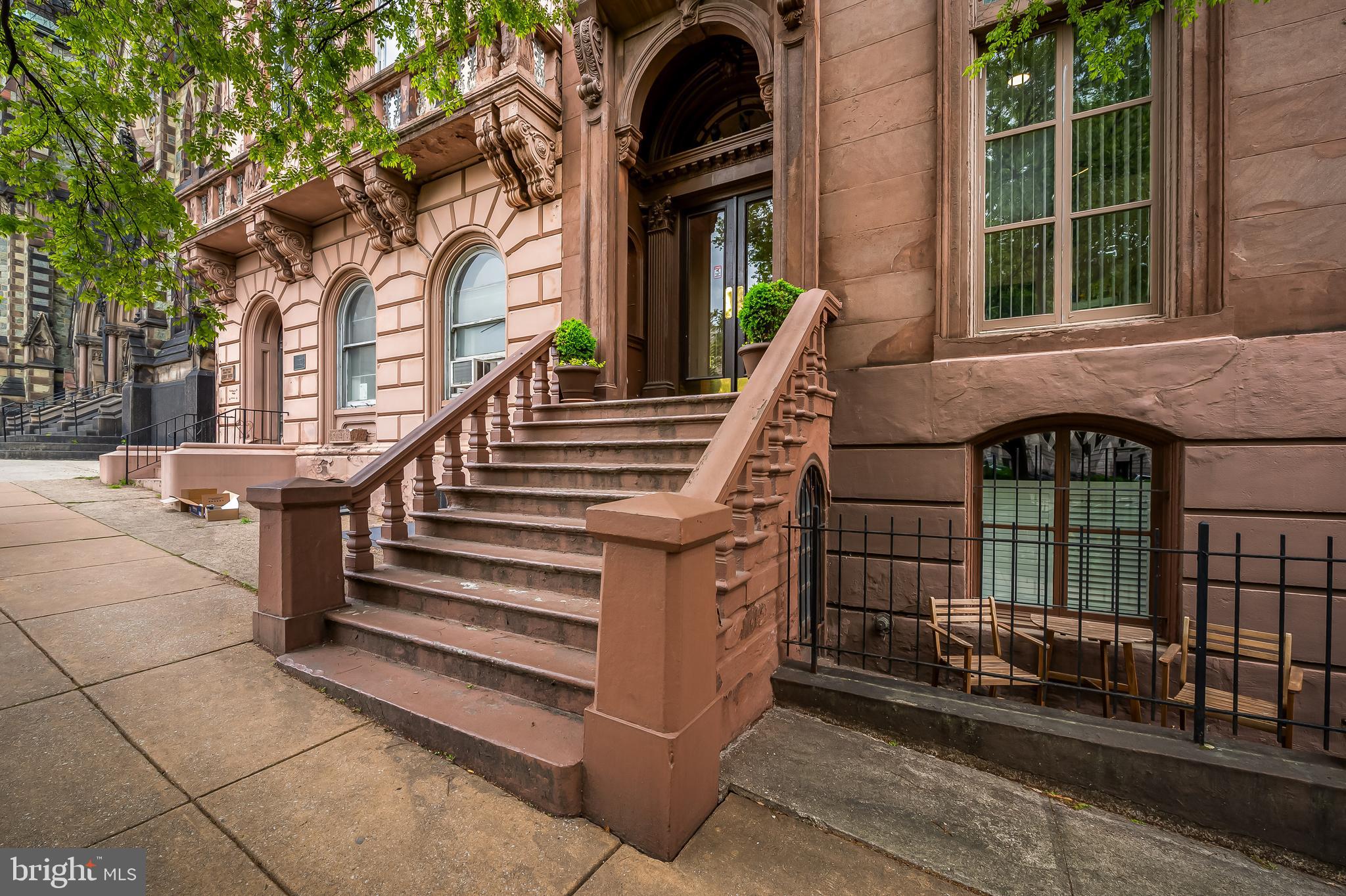 12 E MOUNT VERNON PLACE 10