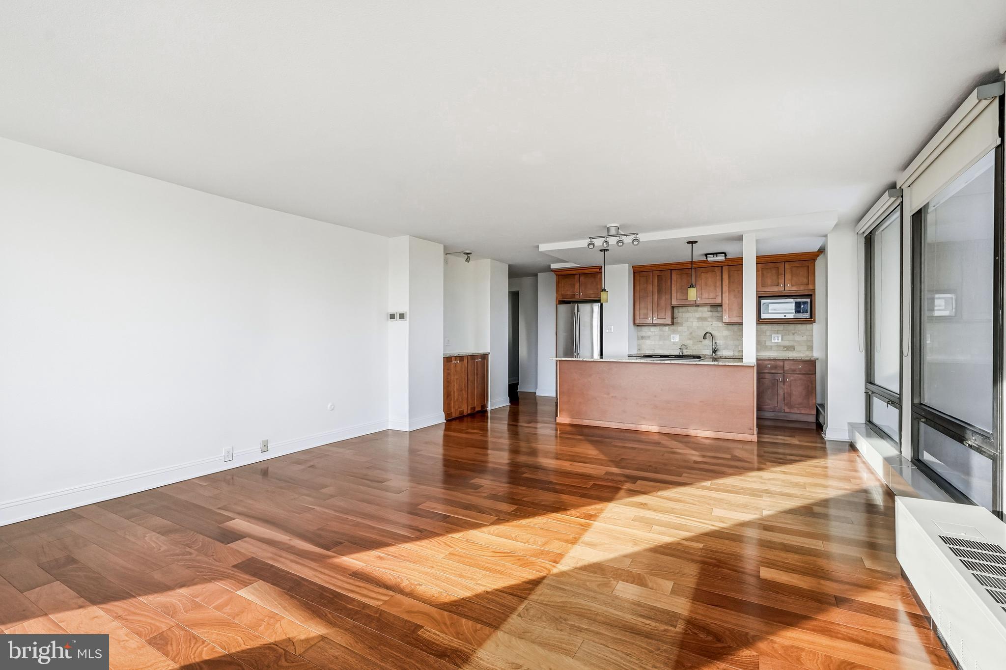 210 LOCUST STREET 7BW