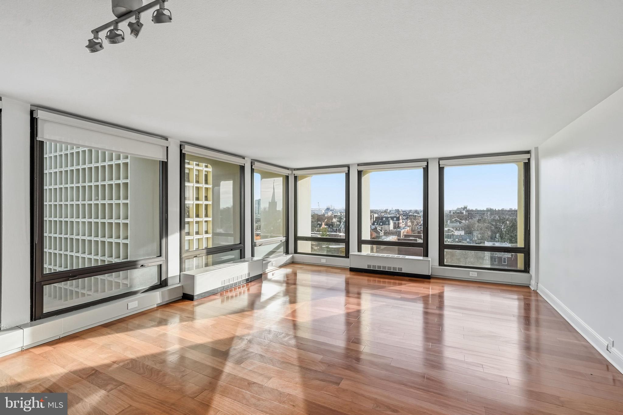 210 LOCUST STREET 7BW