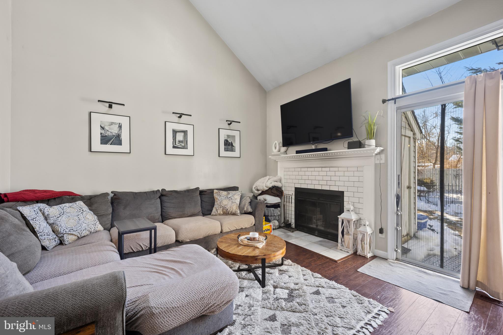 JEN VUE - Residential