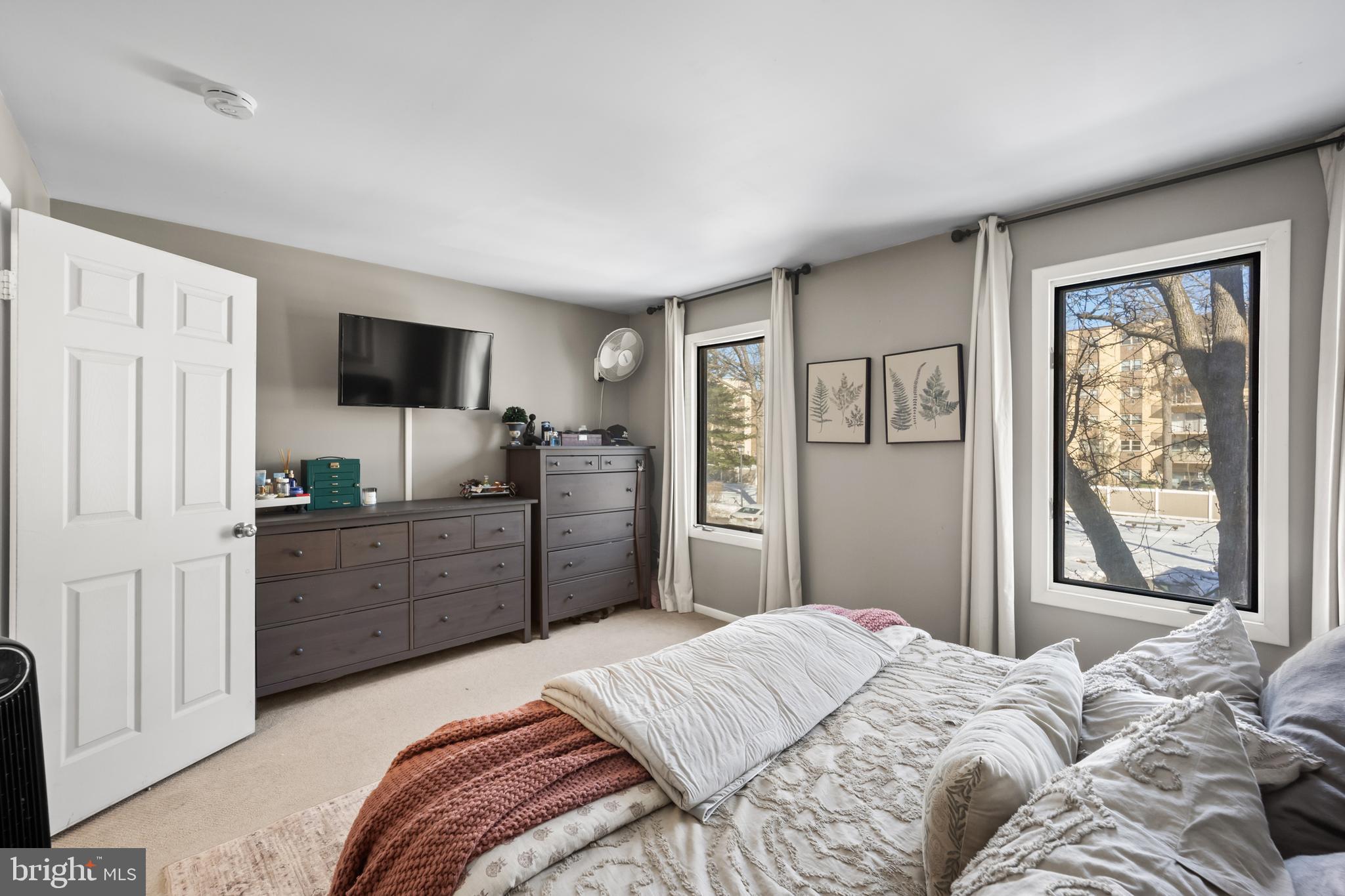 JEN VUE - Residential