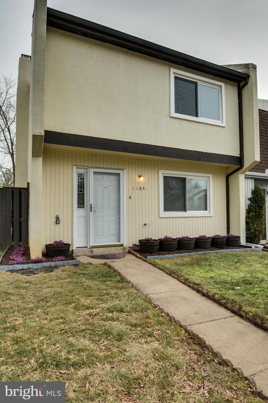Tastefully remodeled end unit townhouse in quiet Tralee neighborhood. Remodeled eat in kitchen w/ granite counters, new cabinets, appliances, remodeled bathrooms, six panel doors, laminate floors on LL, newer carpet upstairs, fresh paint, new ceiling fans and light fixtures, large fenced back yard. All updates completed in the past five years. Close to commuter routes, two assigned parking spaces.