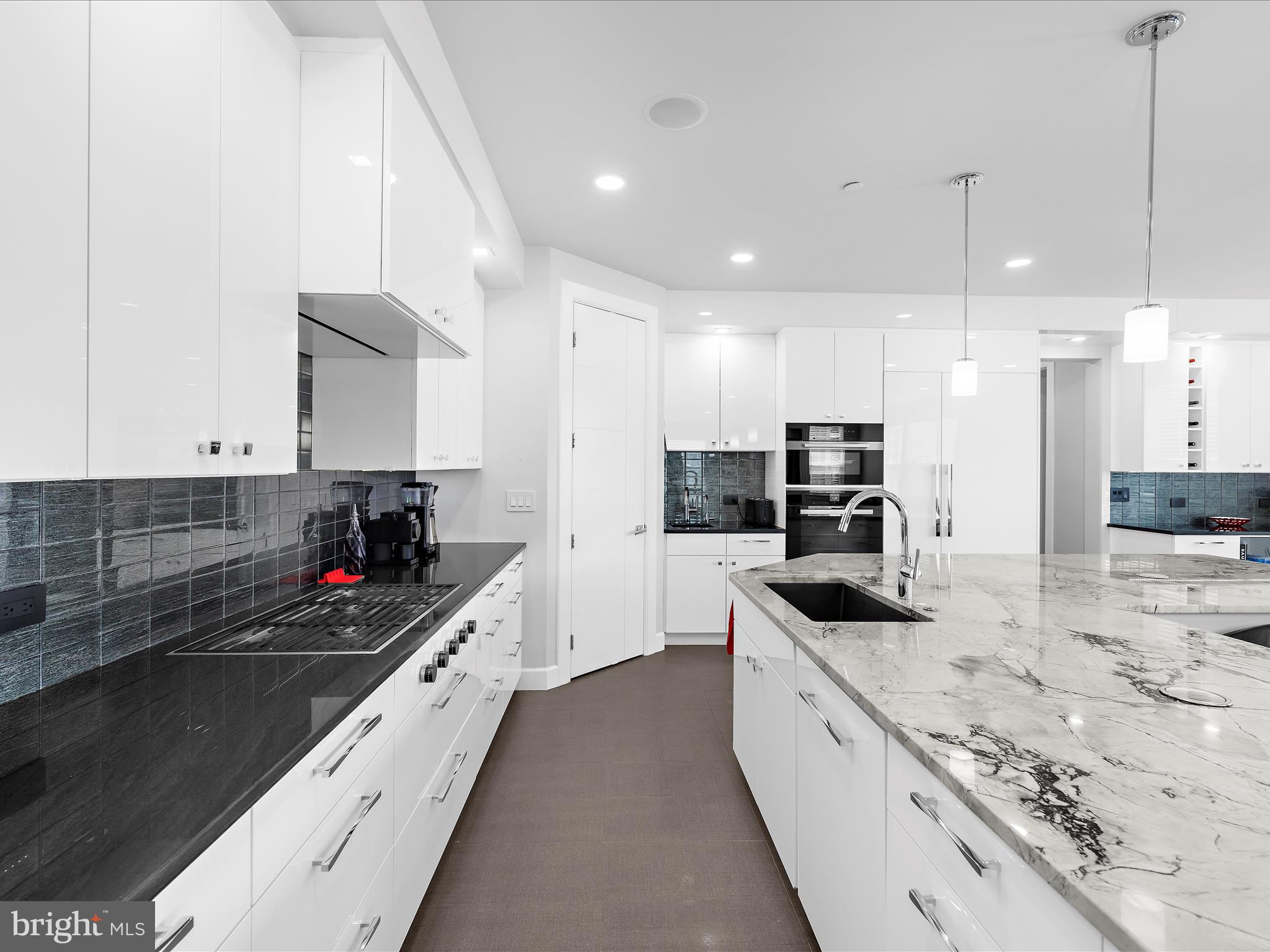 8237 S MAPLE LAWN BOULEVARD