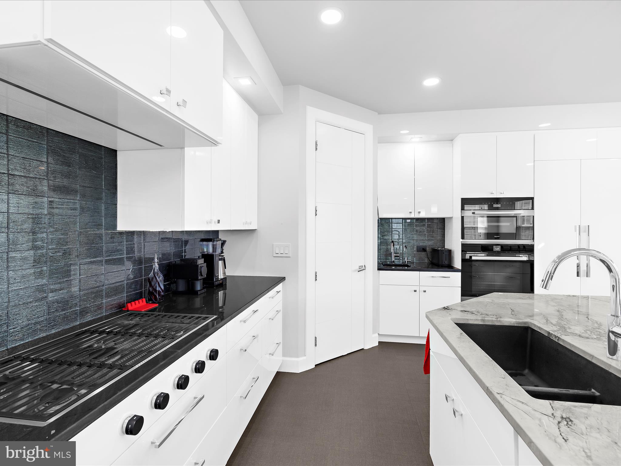 8237 S MAPLE LAWN BOULEVARD