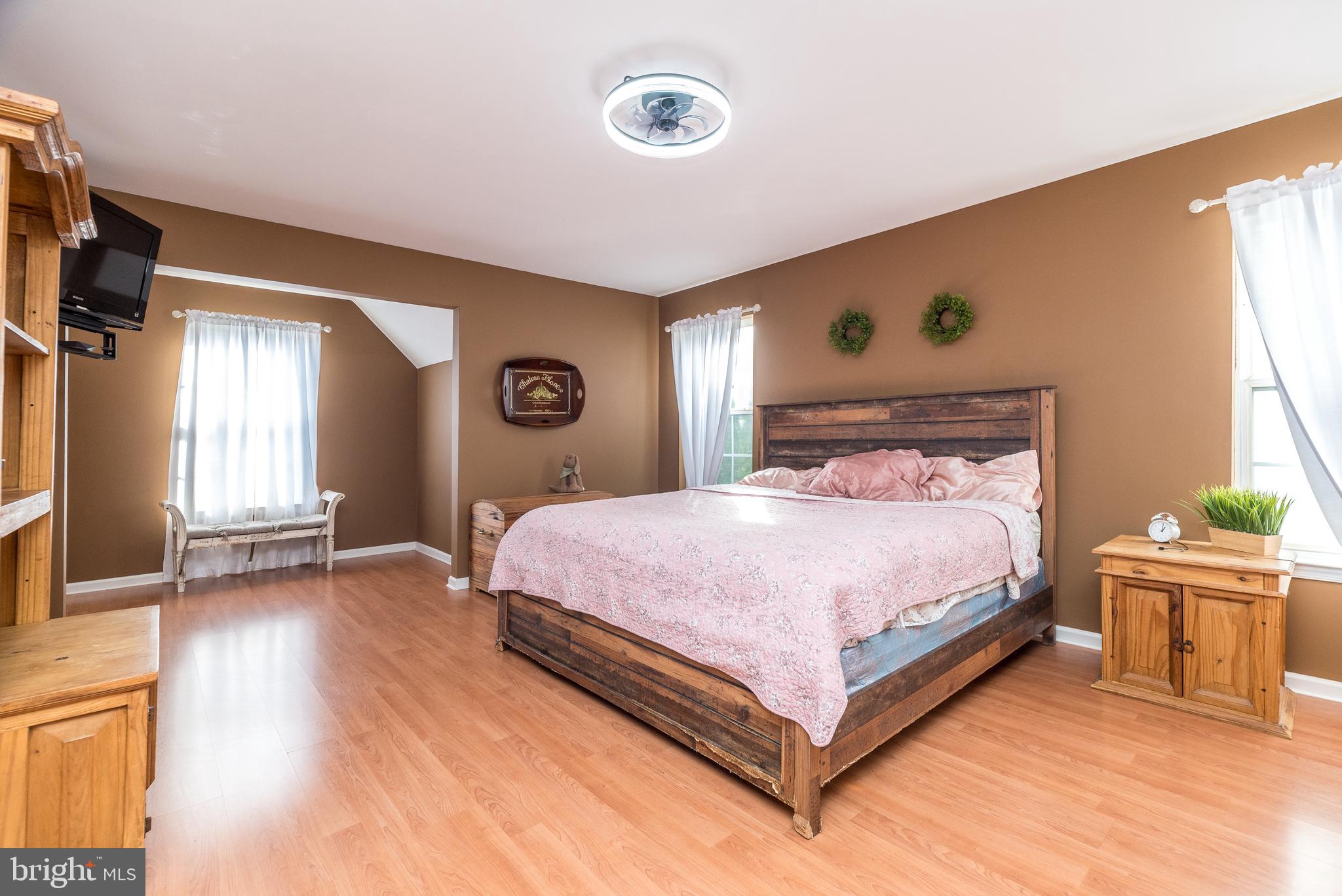 BUCKINGHAM SQ - Residential