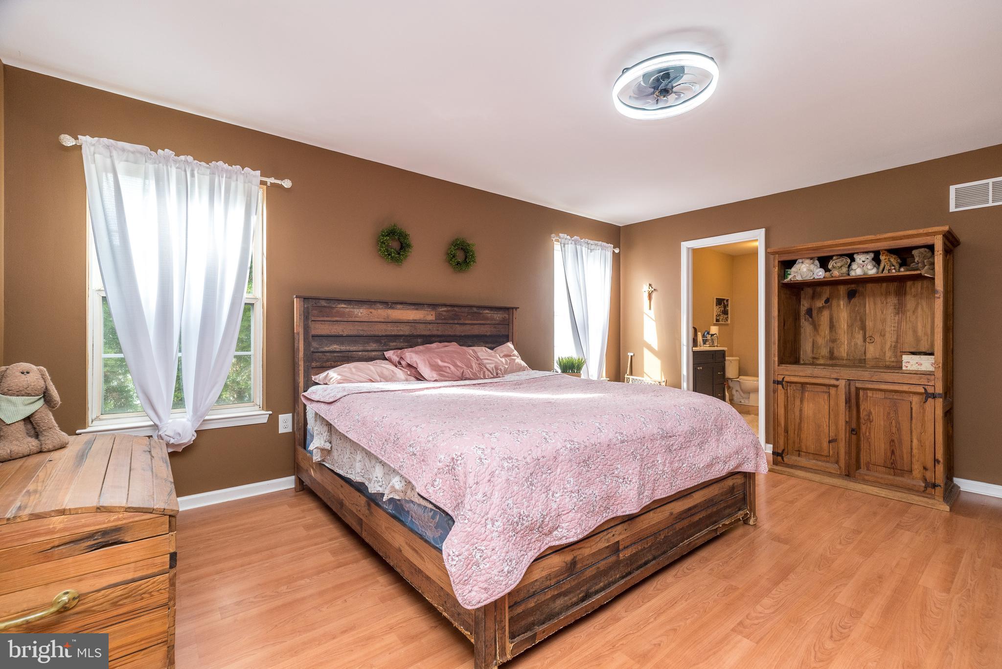 BUCKINGHAM SQ - Residential