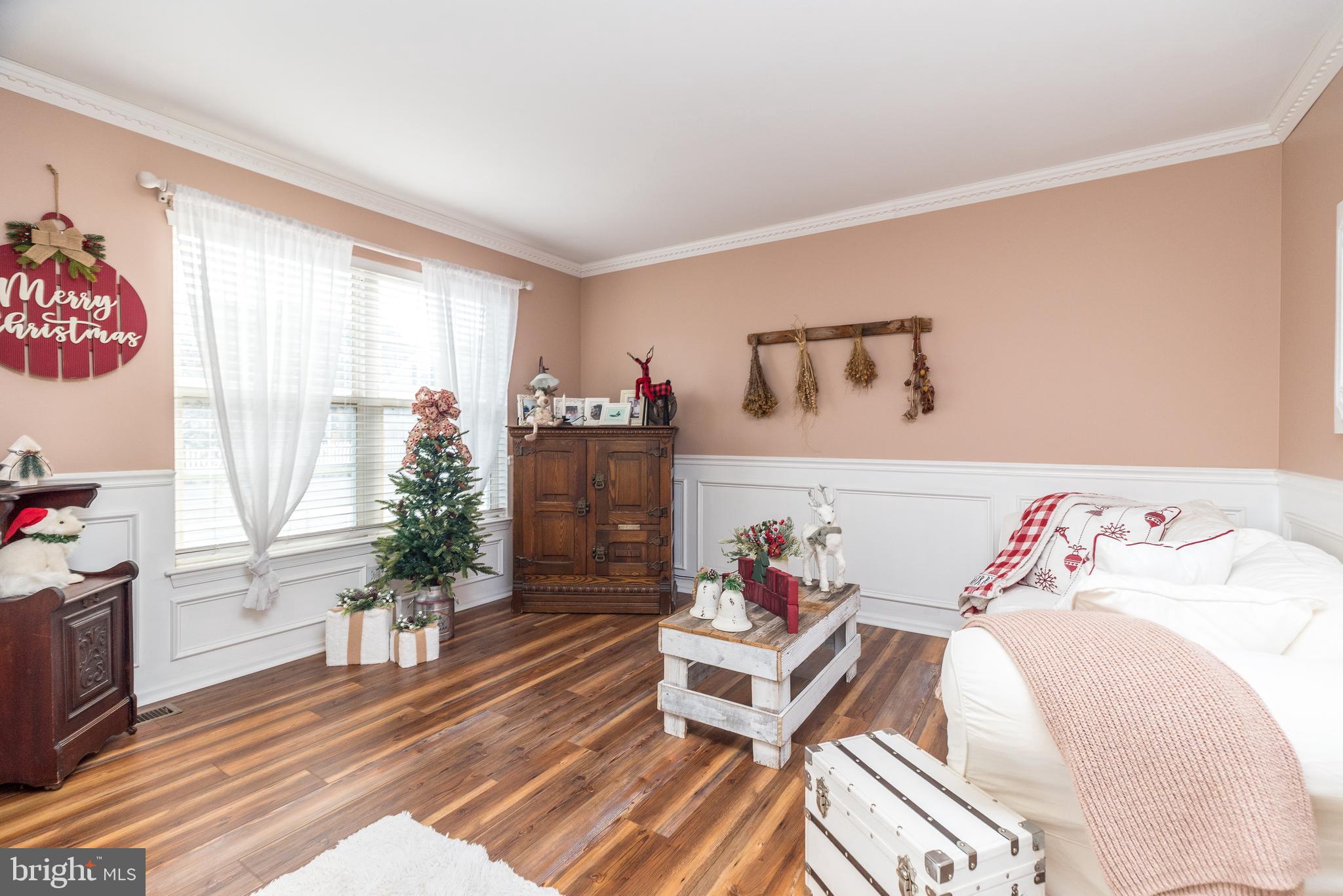 BUCKINGHAM SQ - Residential