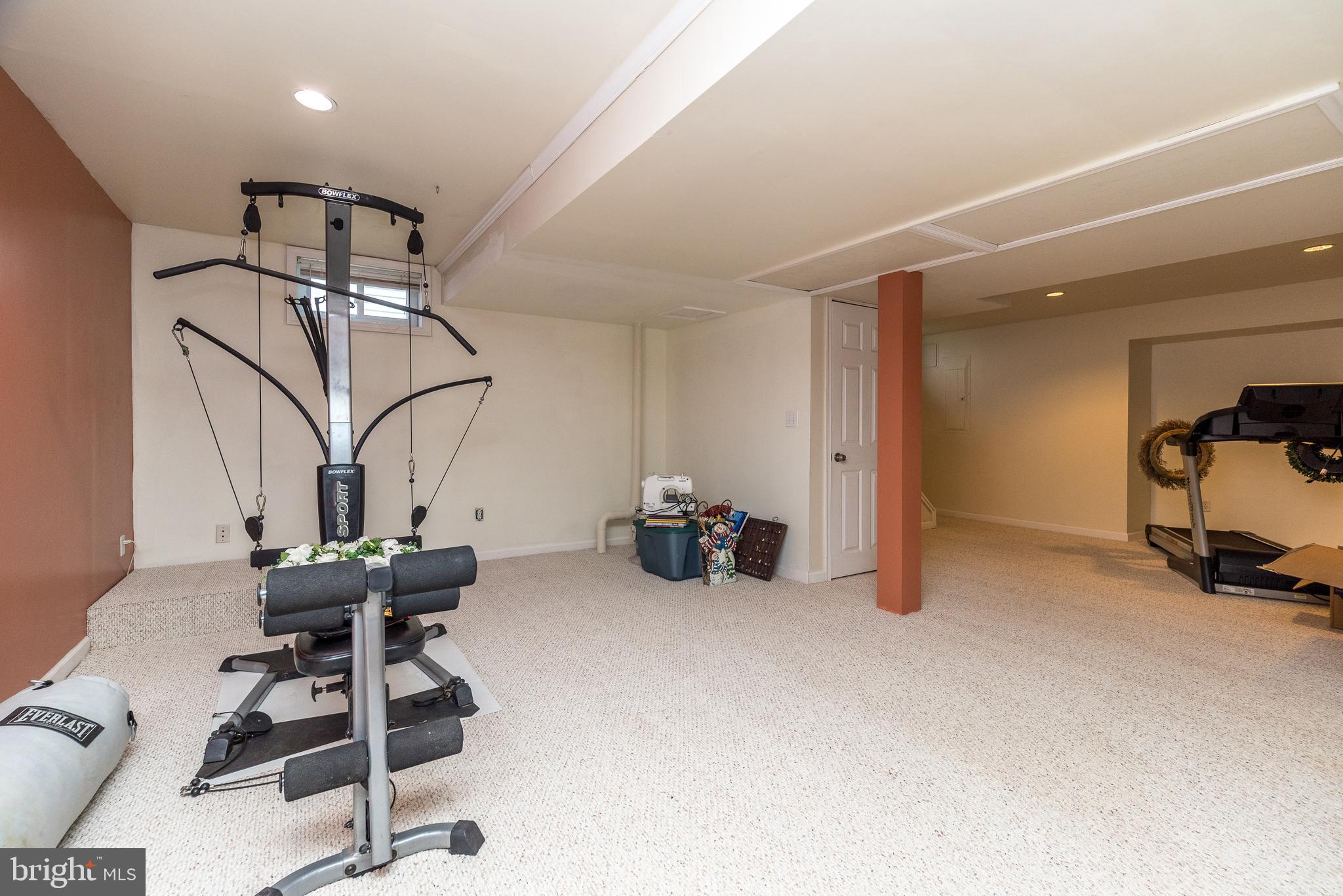 BUCKINGHAM SQ - Residential