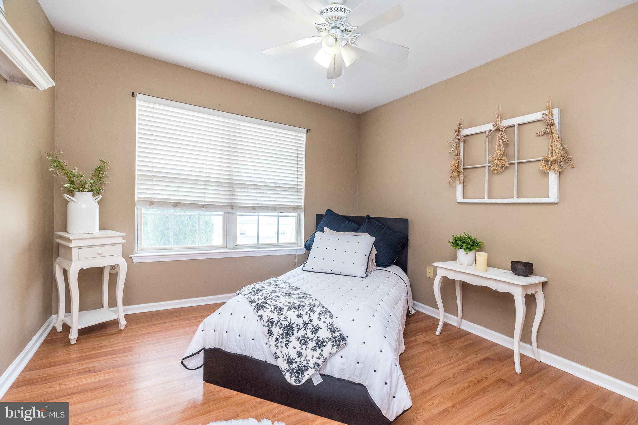 BUCKINGHAM SQ - Residential