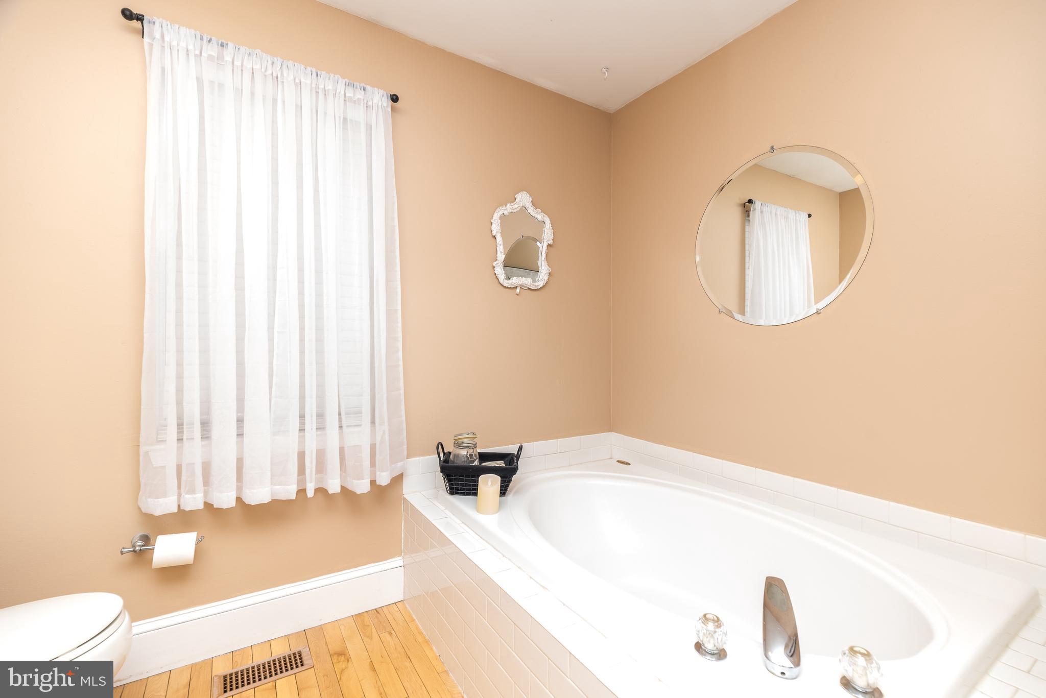 BUCKINGHAM SQ - Residential