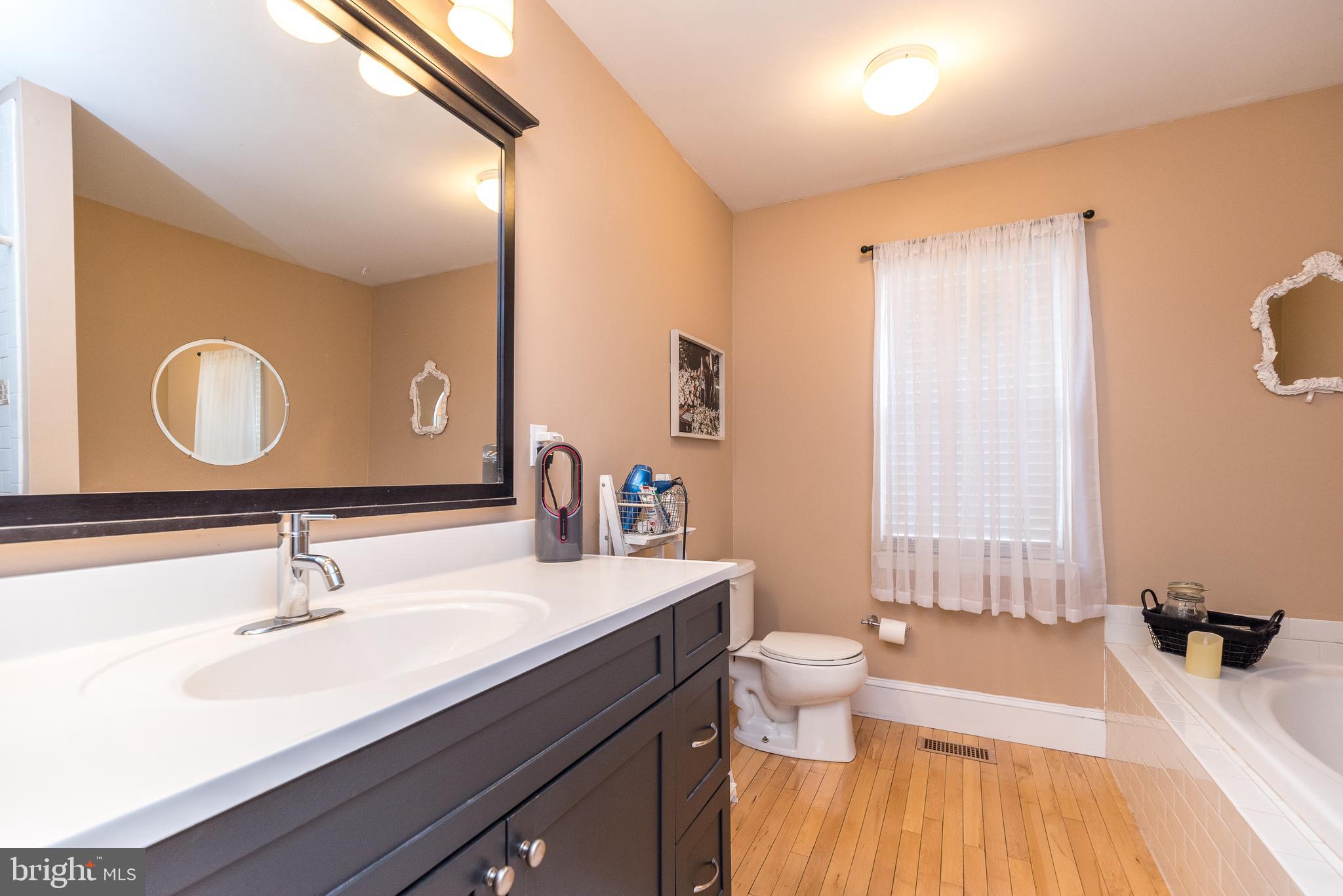 BUCKINGHAM SQ - Residential