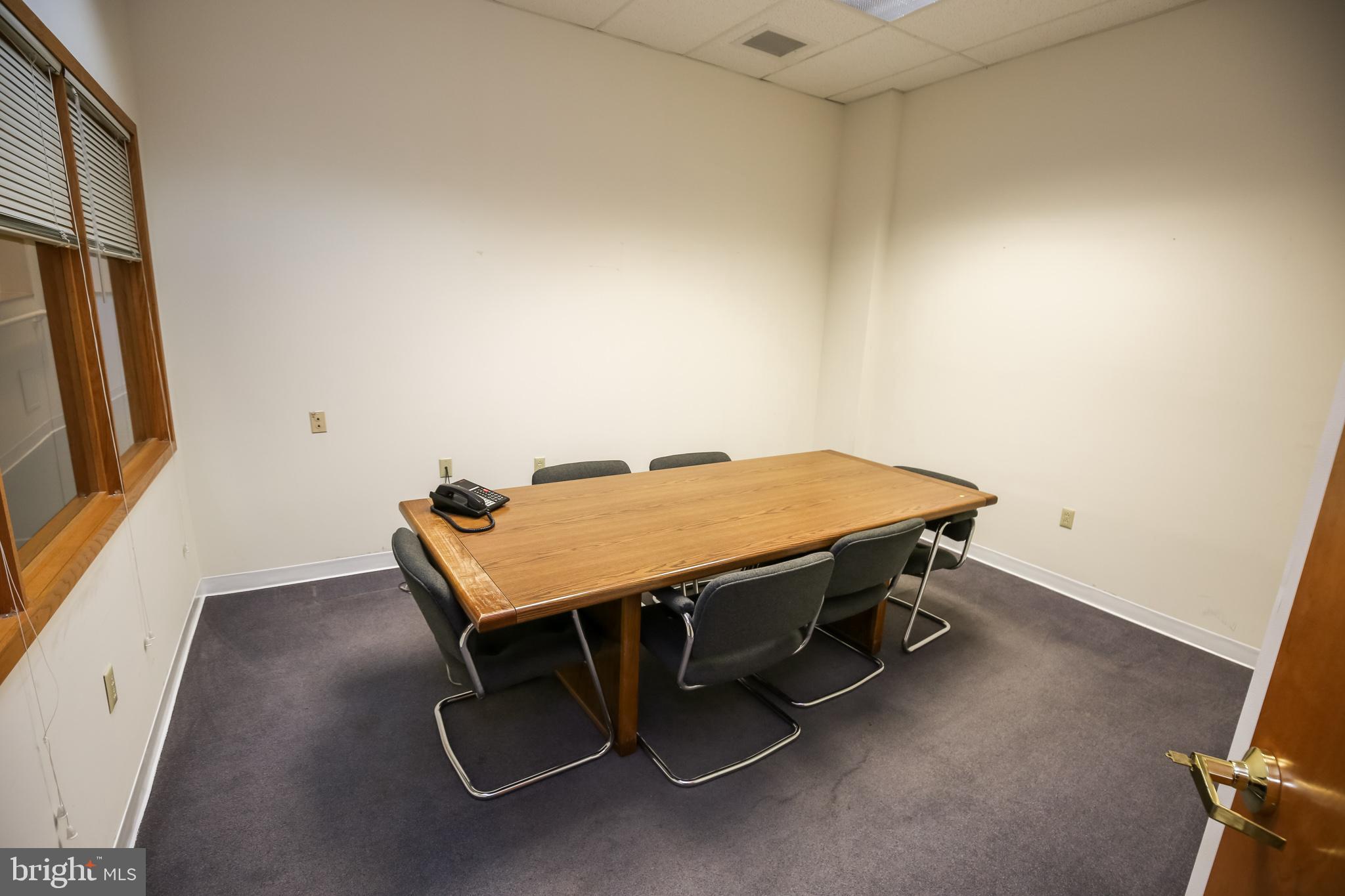 FISHTOWN - Commercial Sale